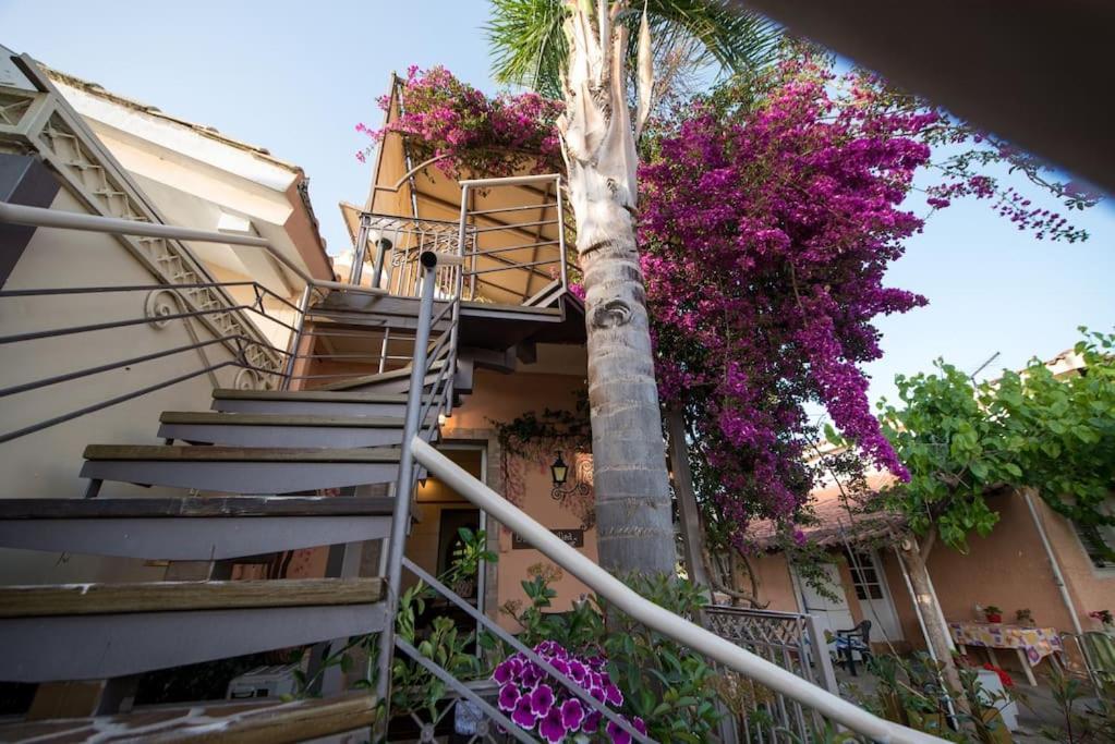 Bougainvillea House 1 Kalamata Dış mekan fotoğraf